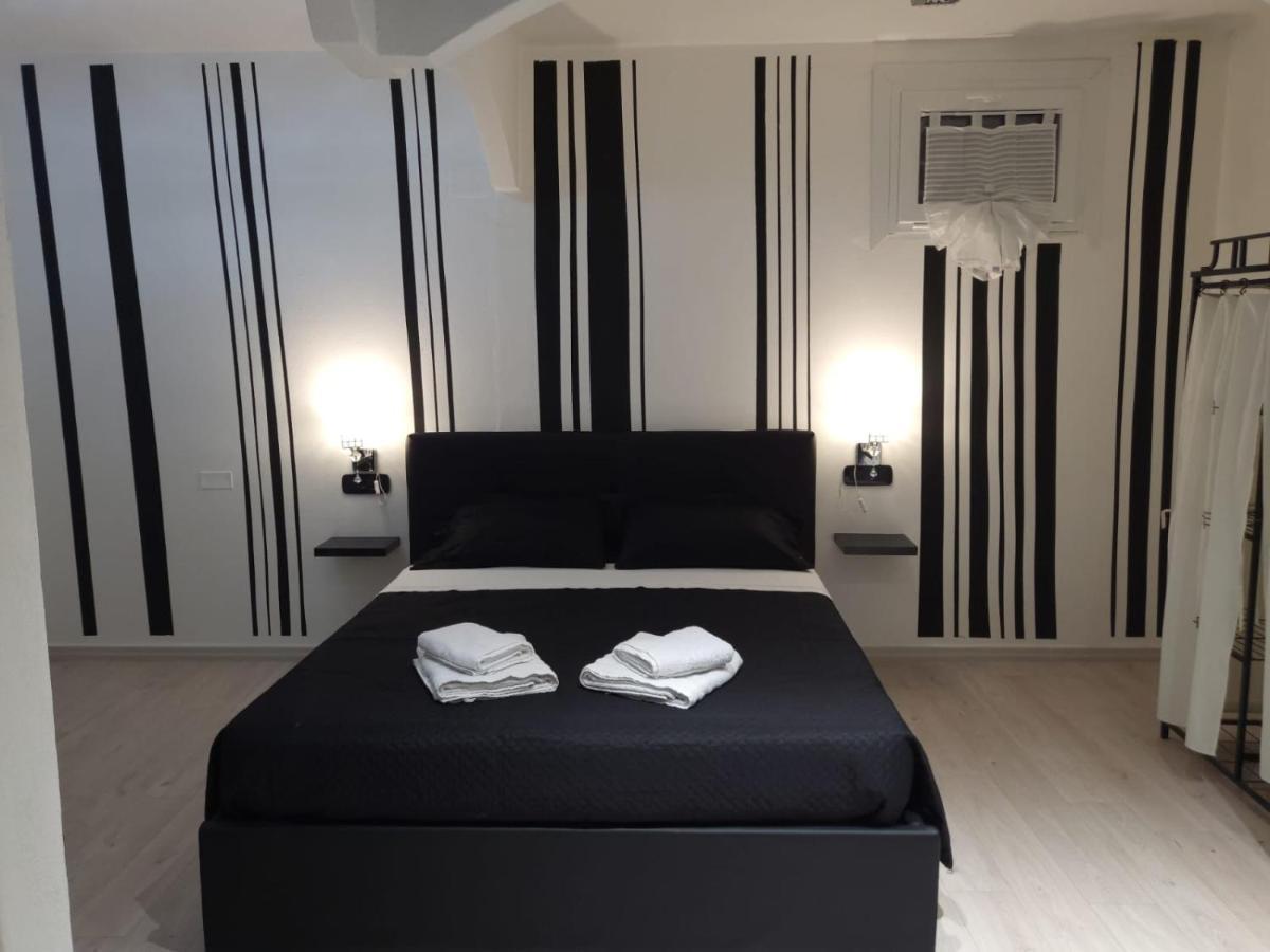 Come Per Incanto Rooms Боза Екстер'єр фото